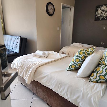 Southy Inn By The Lake Benoni Camera foto
