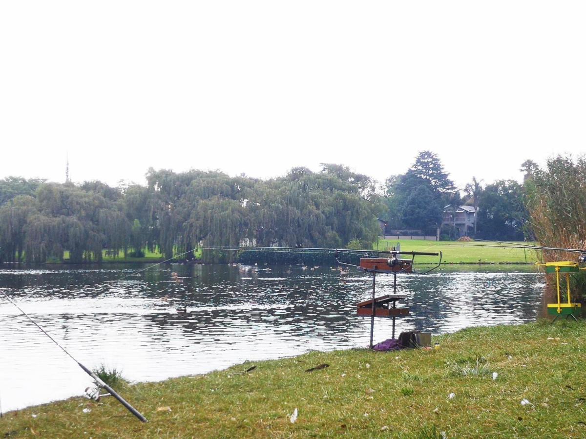 Southy Inn By The Lake Benoni Esterno foto