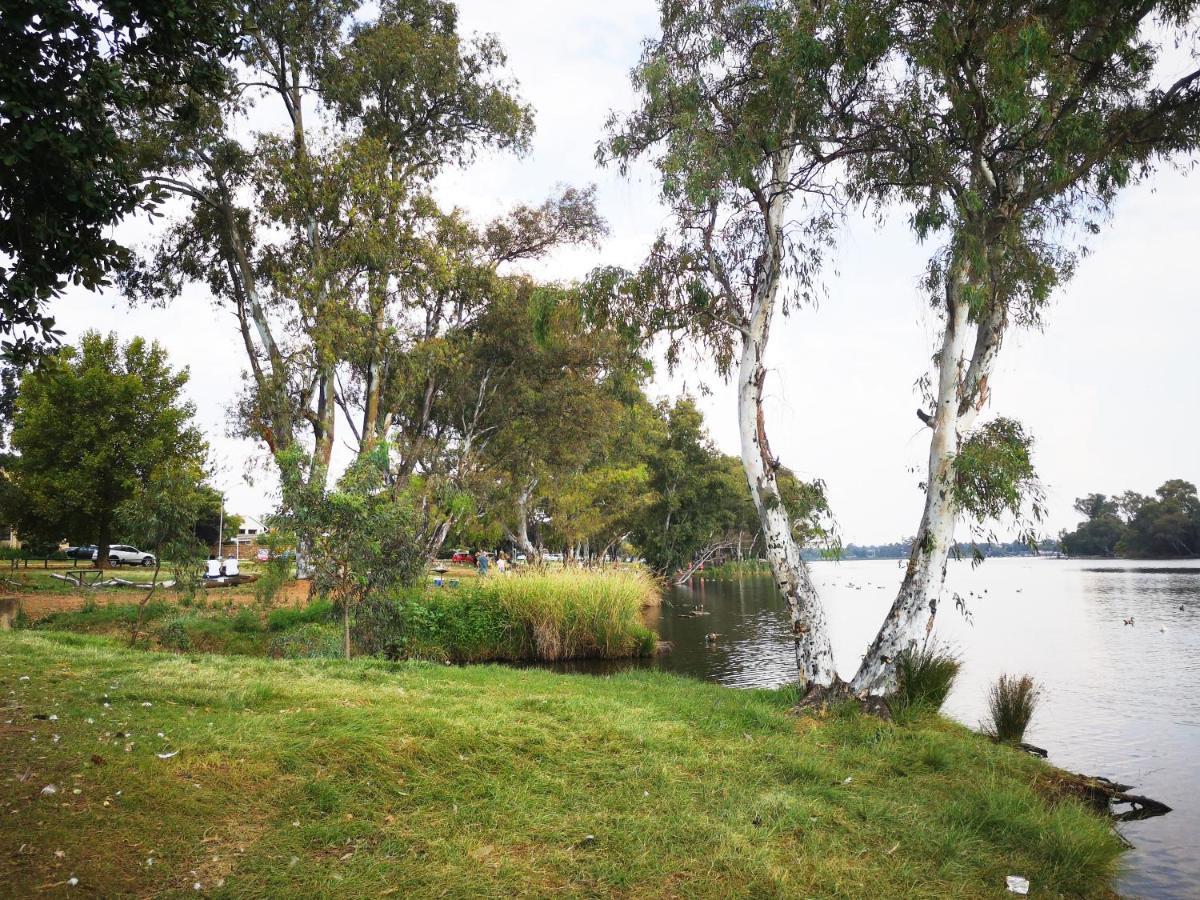 Southy Inn By The Lake Benoni Esterno foto