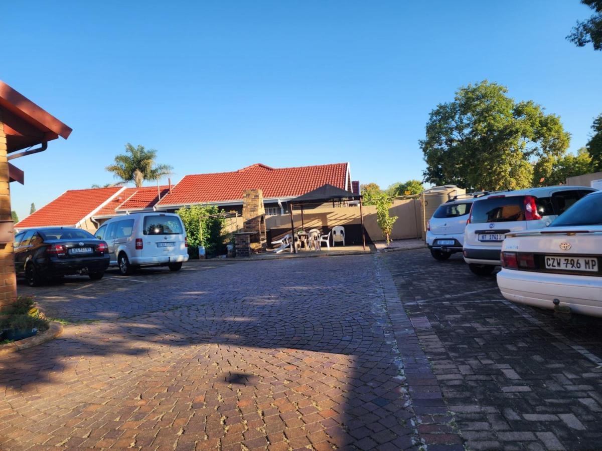 Southy Inn By The Lake Benoni Esterno foto