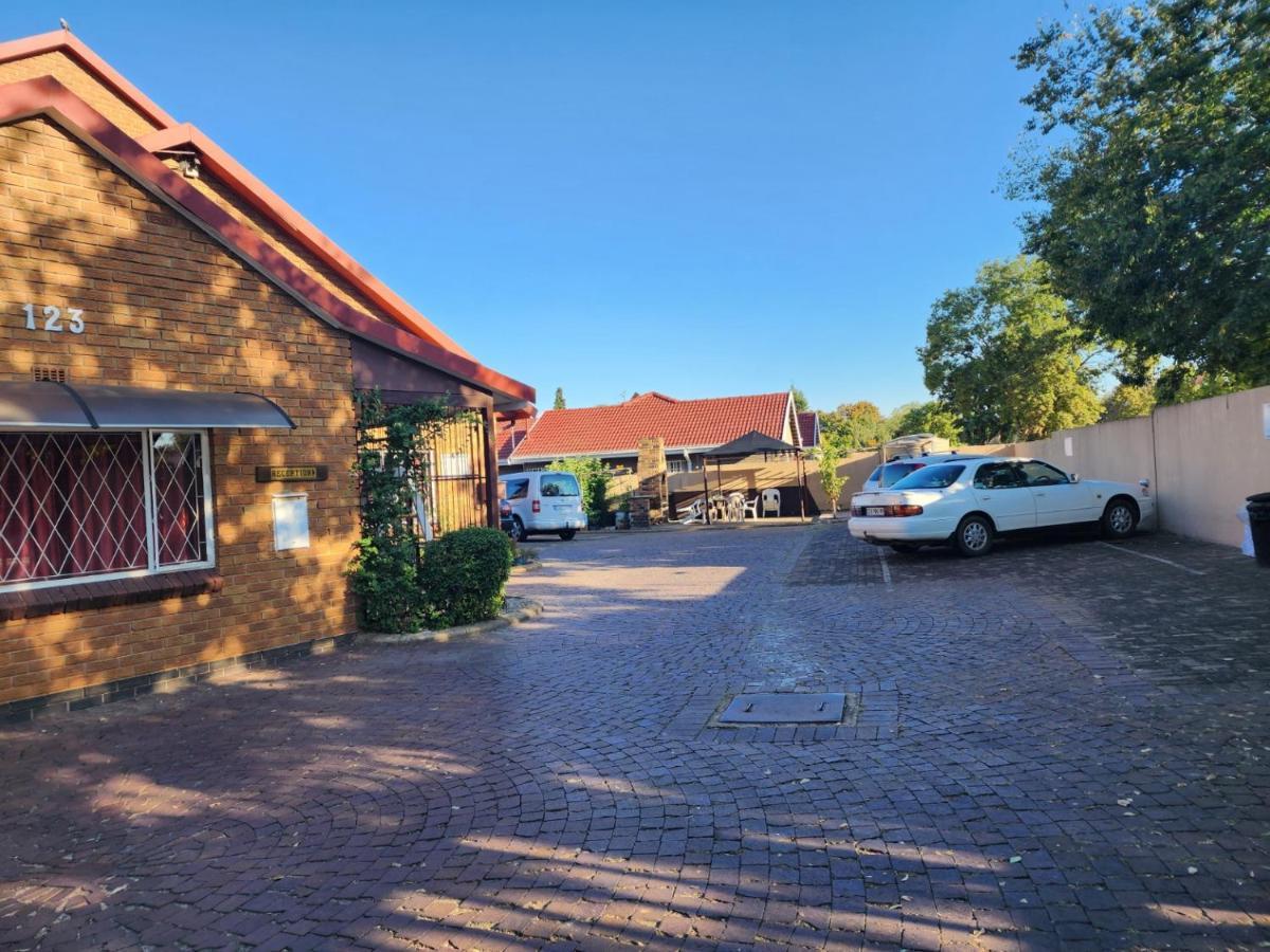 Southy Inn By The Lake Benoni Esterno foto