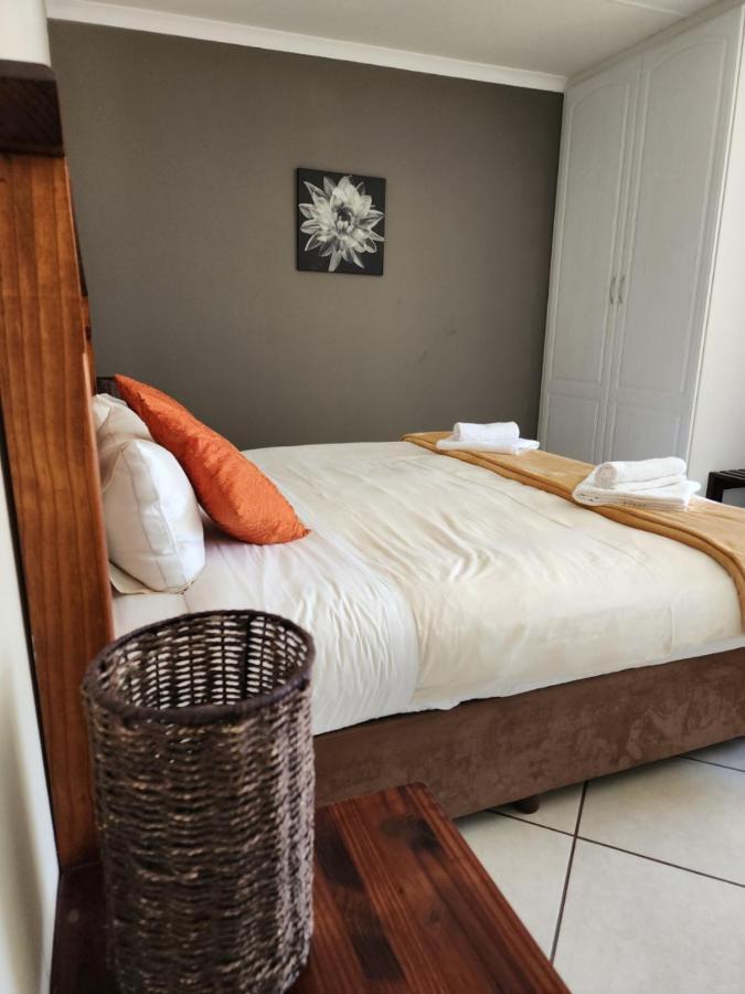 Southy Inn By The Lake Benoni Esterno foto