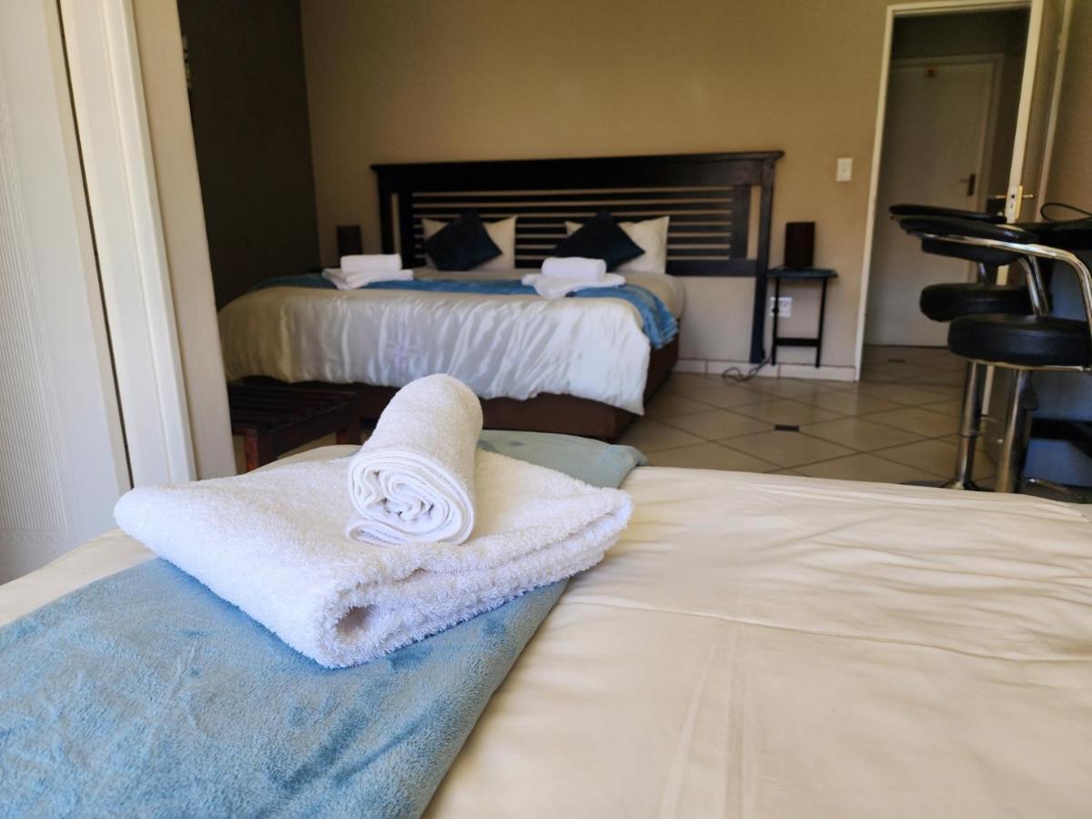 Southy Inn By The Lake Benoni Esterno foto