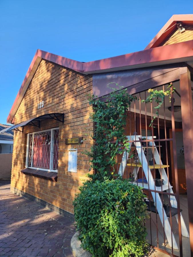 Southy Inn By The Lake Benoni Esterno foto