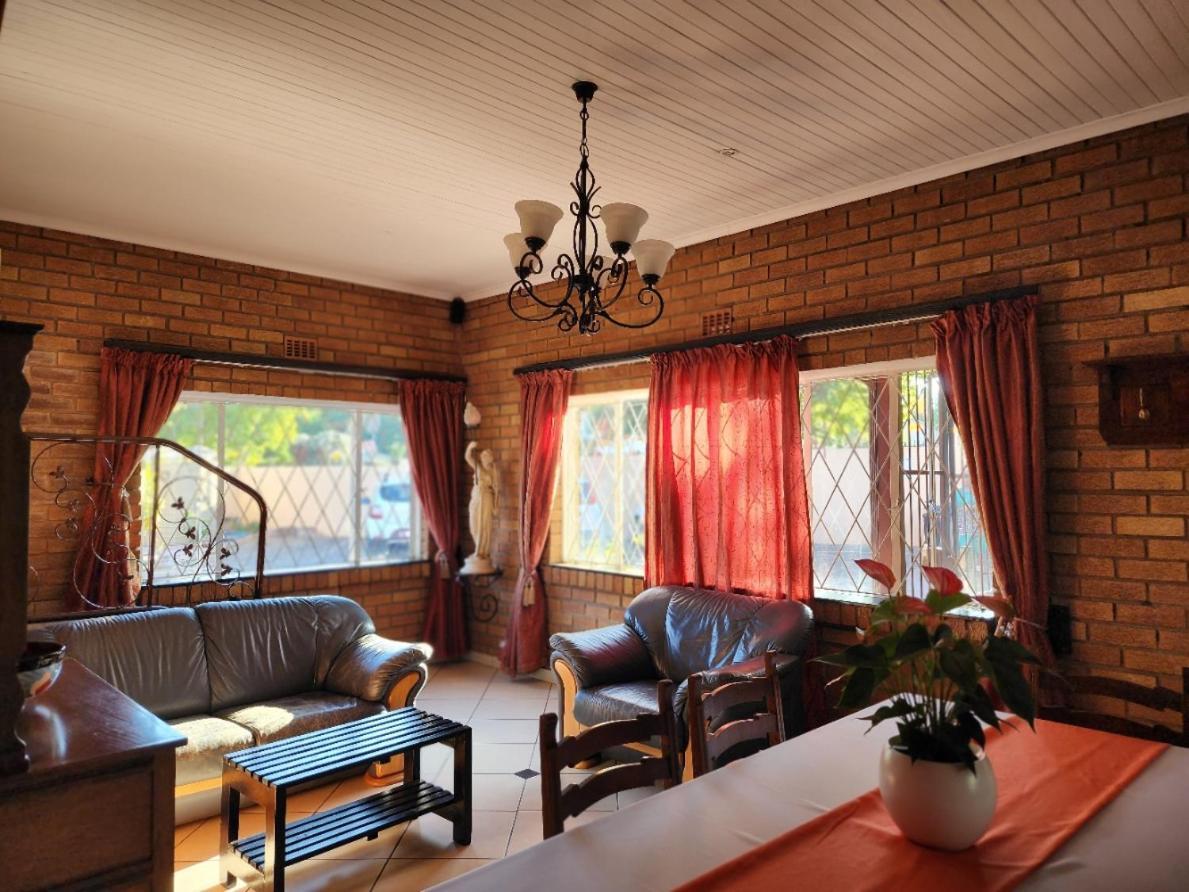 Southy Inn By The Lake Benoni Esterno foto