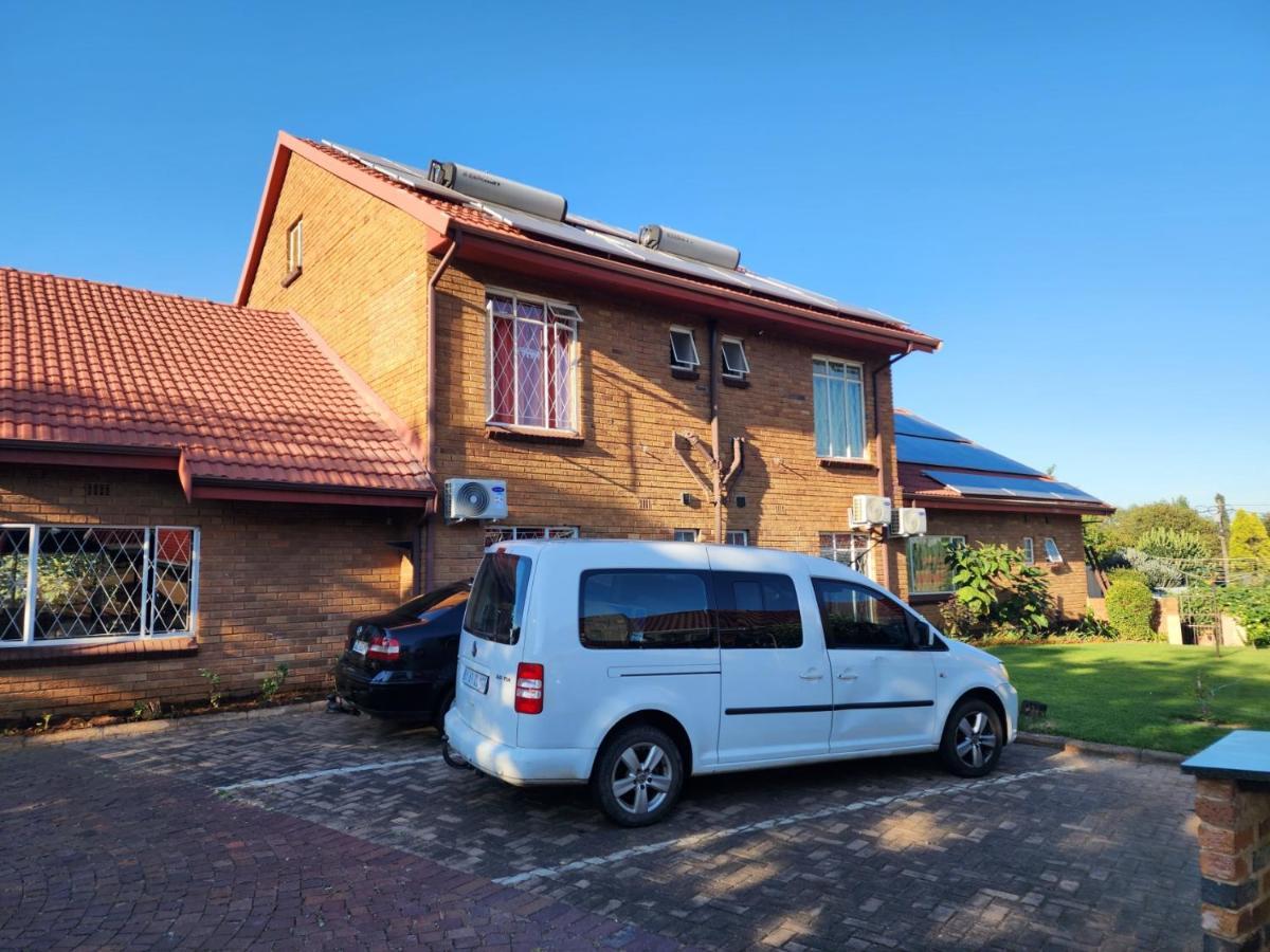 Southy Inn By The Lake Benoni Esterno foto