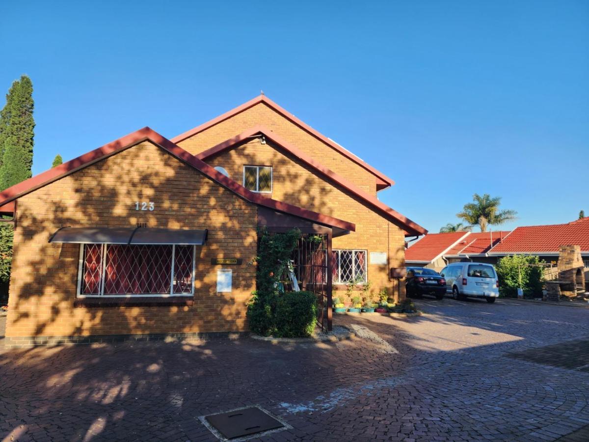 Southy Inn By The Lake Benoni Esterno foto