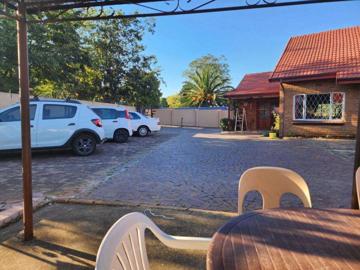 Southy Inn By The Lake Benoni Esterno foto