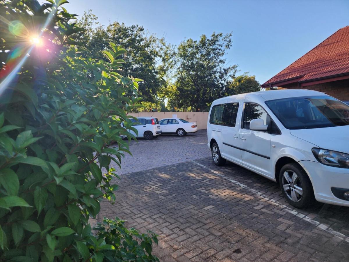 Southy Inn By The Lake Benoni Esterno foto