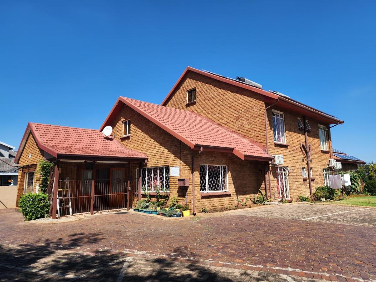 Southy Inn By The Lake Benoni Esterno foto