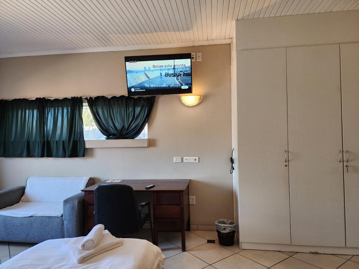 Southy Inn By The Lake Benoni Esterno foto
