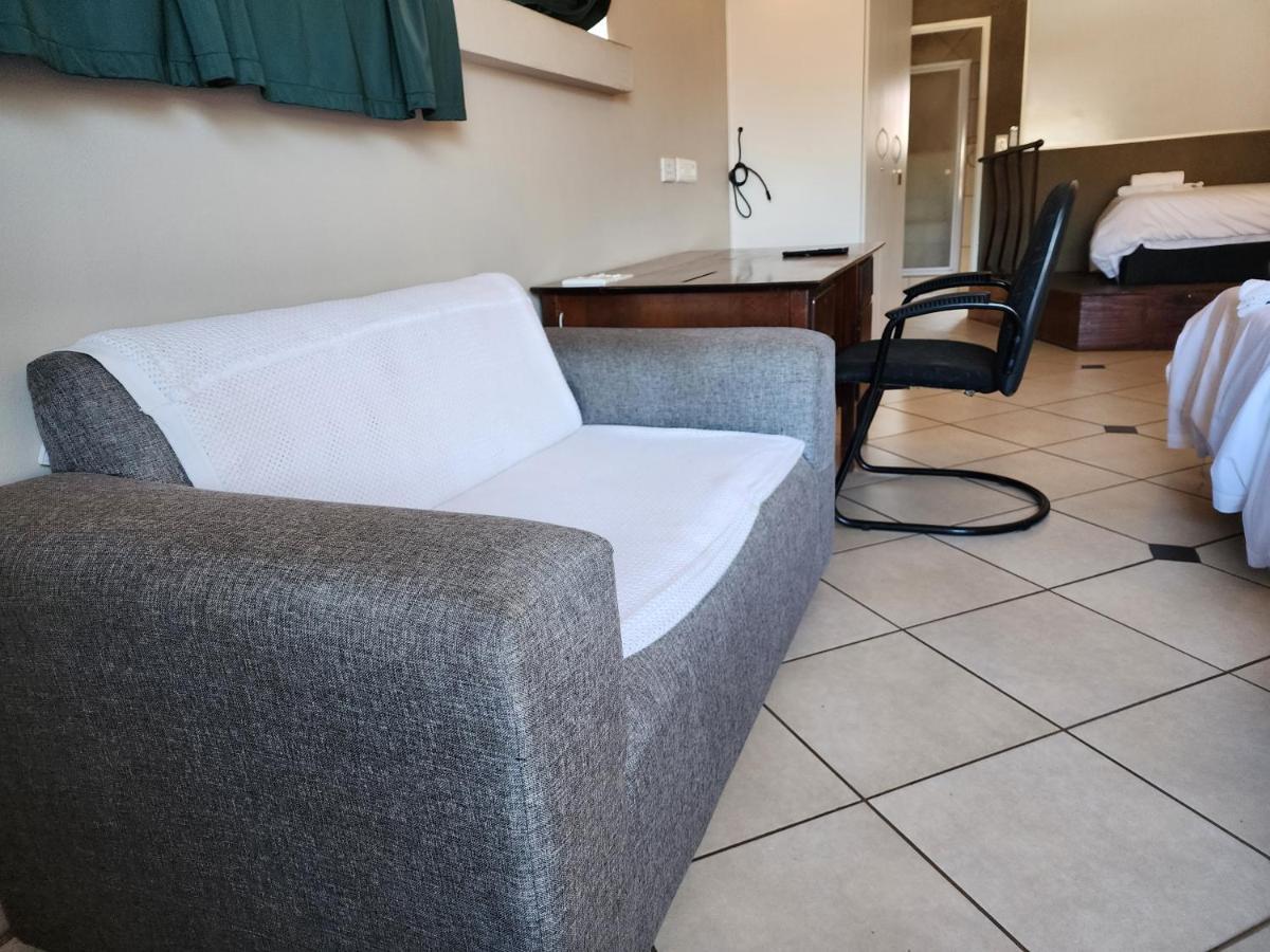 Southy Inn By The Lake Benoni Esterno foto
