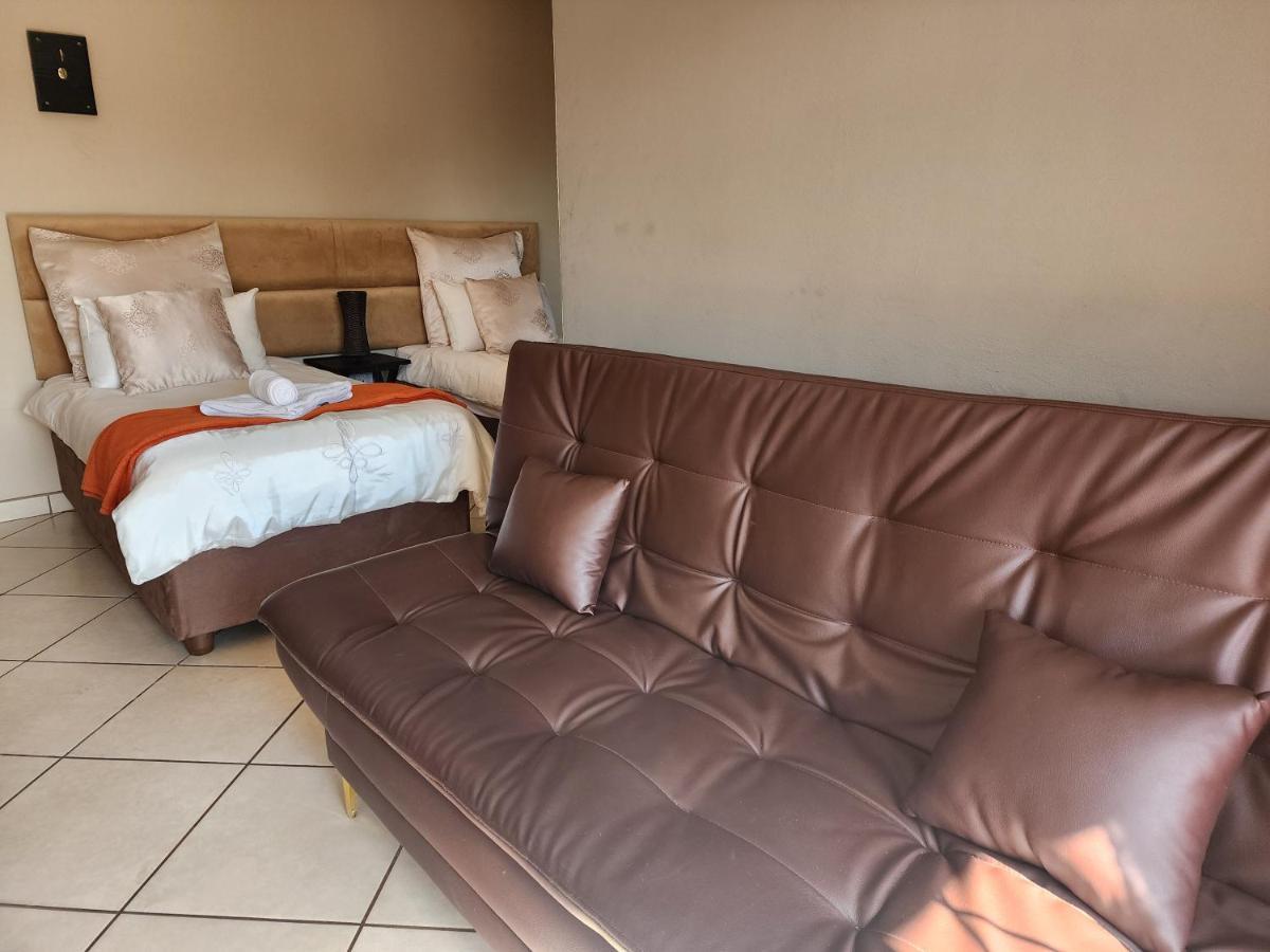 Southy Inn By The Lake Benoni Esterno foto