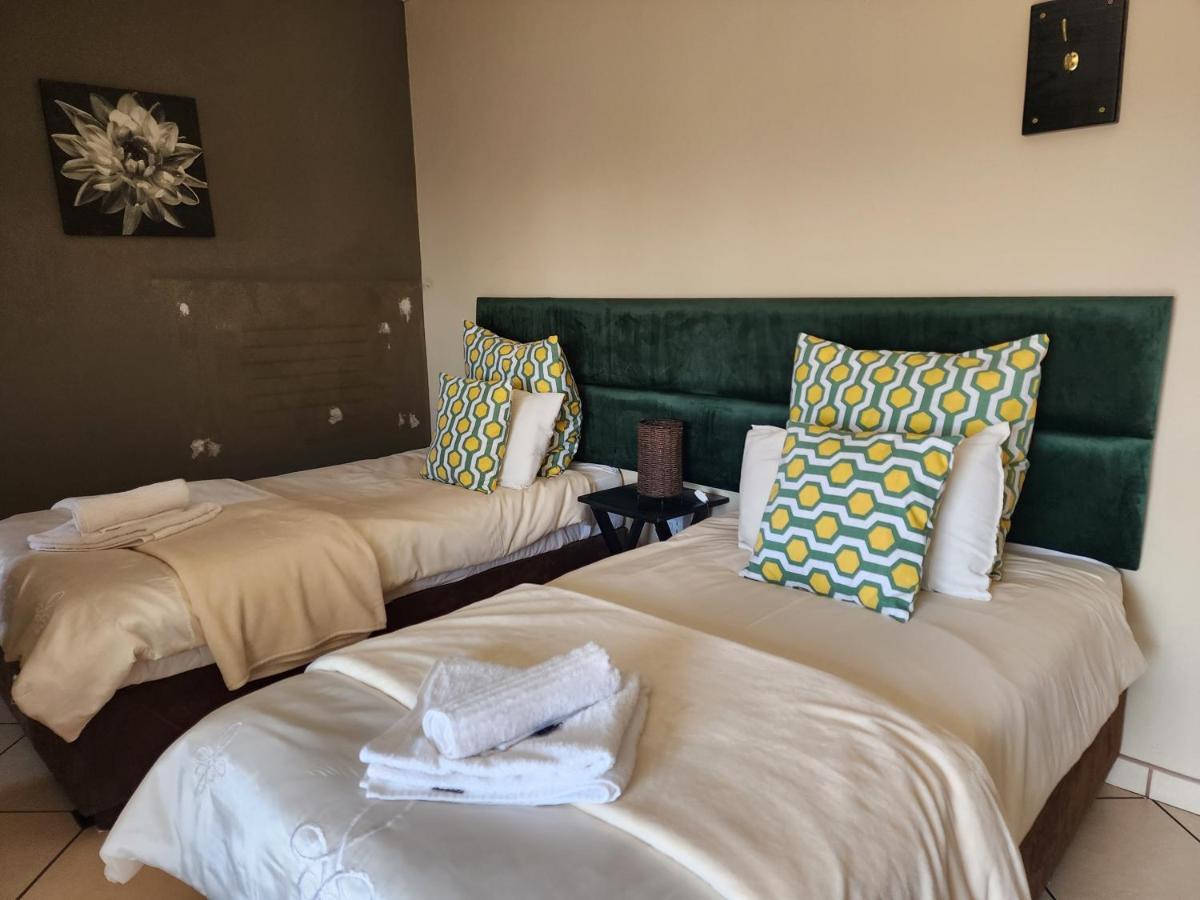 Southy Inn By The Lake Benoni Esterno foto