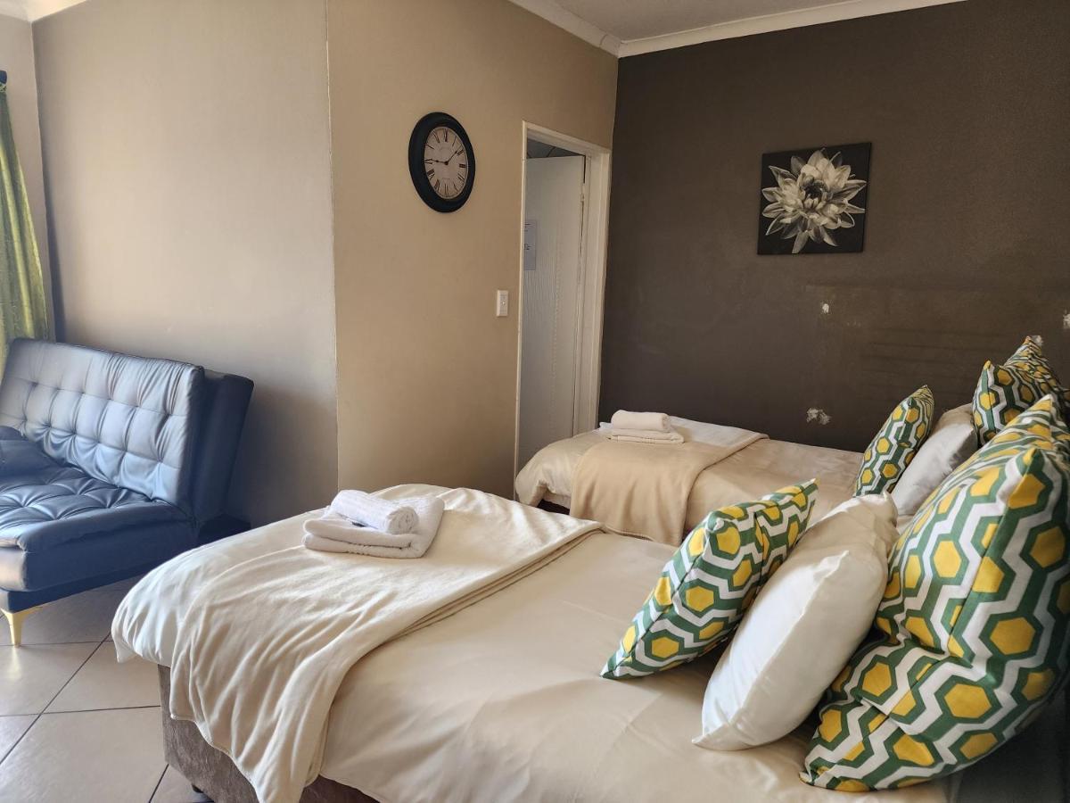 Southy Inn By The Lake Benoni Esterno foto